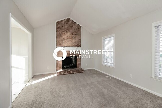 Building Photo - 3 Bedroom Pet-Friendly Home in Charlotte, NC with Main Street Renewal