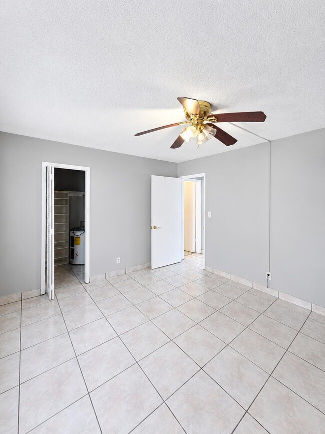Building Photo - 1814 E Oakland Park Blvd