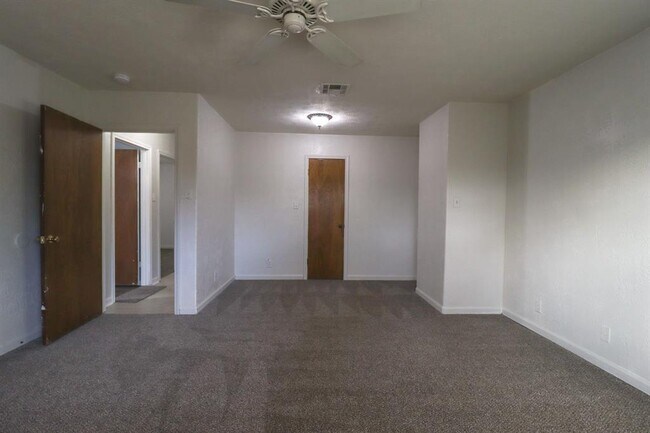 Foto del edificio - 5335 Cambridge Ln