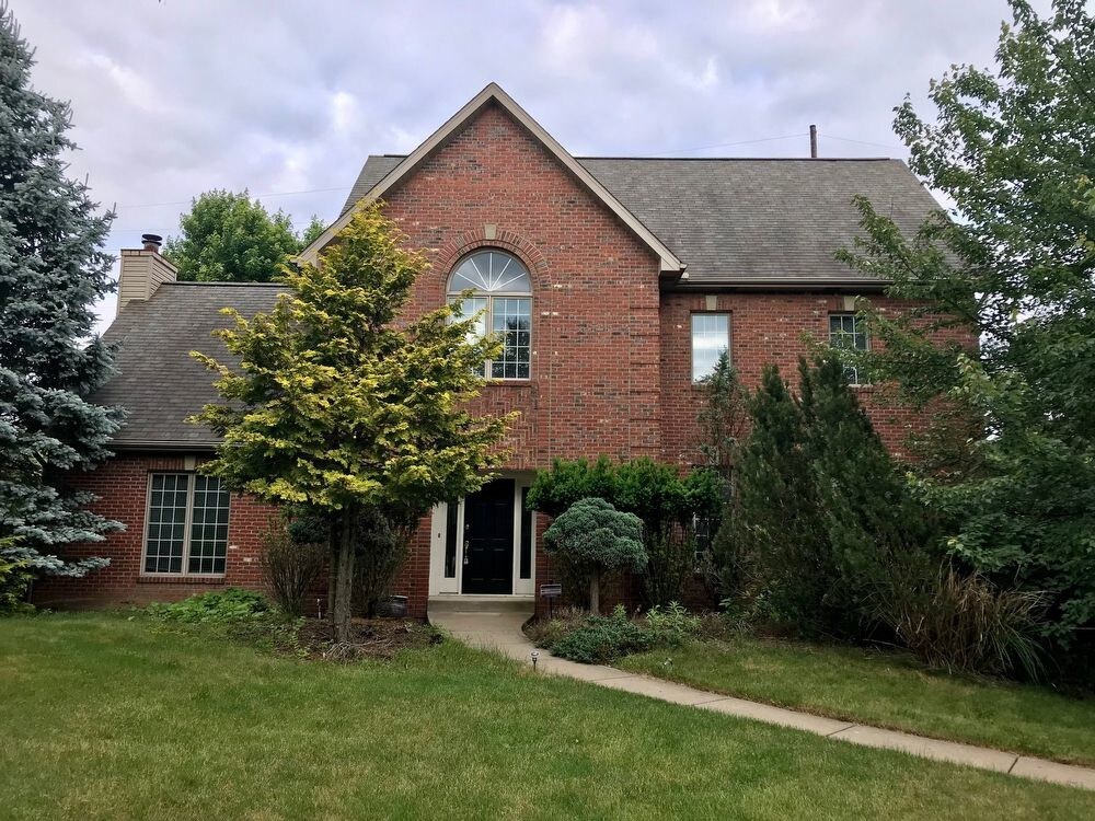 Primary Photo - Terrific Treesdale Home