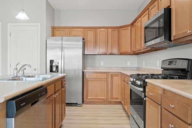 Building Photo - 805 Melody Cir N