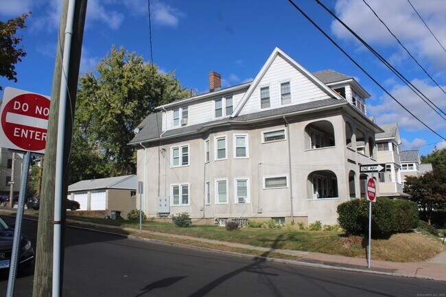 Building Photo - 45-47-47 Grandview Terrace