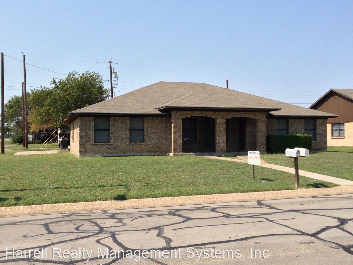 Primary Photo - 2 br, 1 bath House - 1417 Chapel Creek