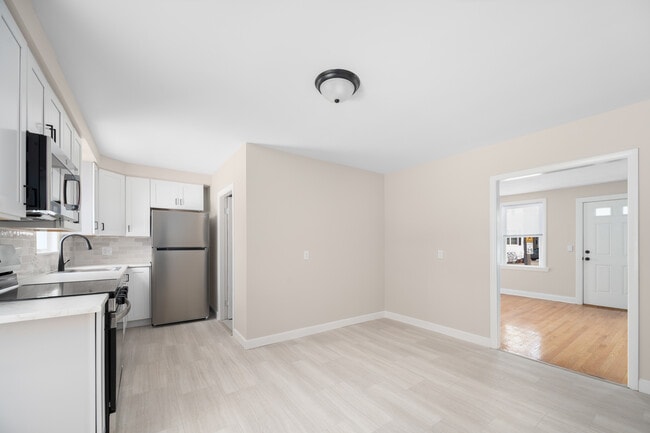 Building Photo - 81 W Pontiac St