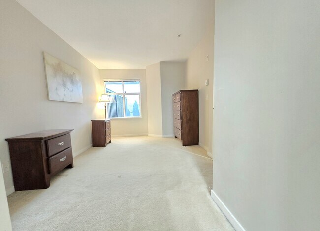 Building Photo - 115-4728 Brentwood Dr