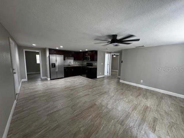Foto del edificio - 6421 Kelso Dr