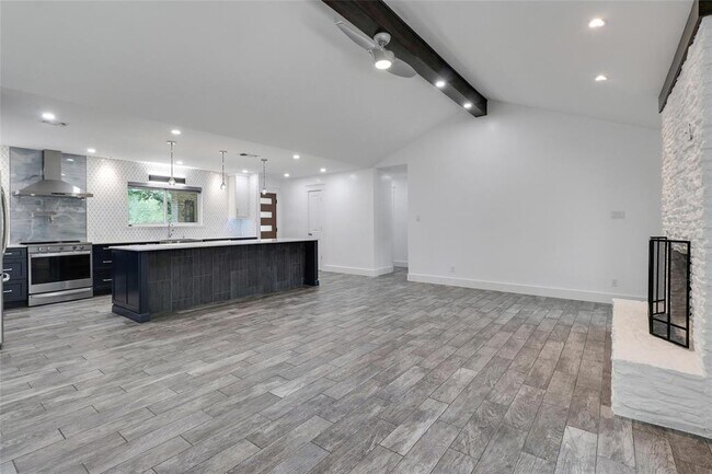 Foto del edificio - 13201 Fawn Valley Dr