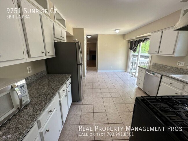Building Photo - Qualify for a zero deposit option? Nearly ...