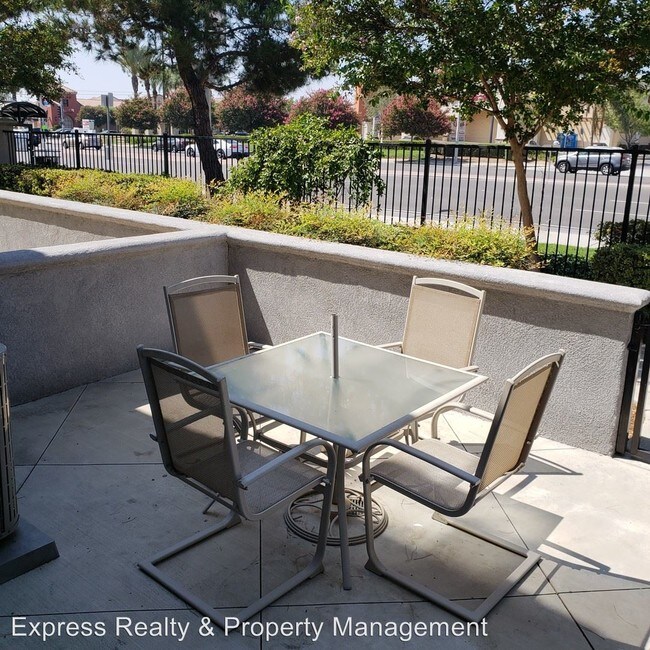 Foto del edificio - 3 br, 2.5 bath House - 26033 Iris Ave #D