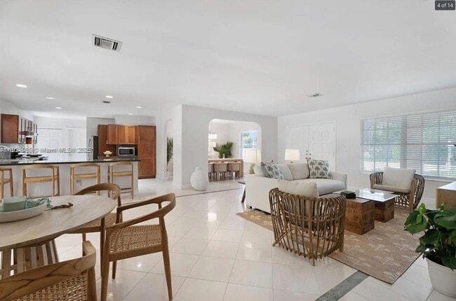 Foto del edificio - 8700 SW 64th Ave