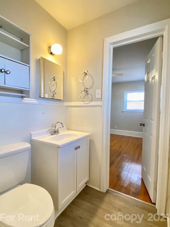 Building Photo - 532 Briarwood Dr