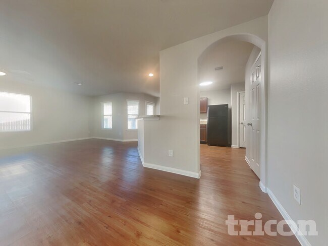 Foto del edificio - 21426 Jamals Way