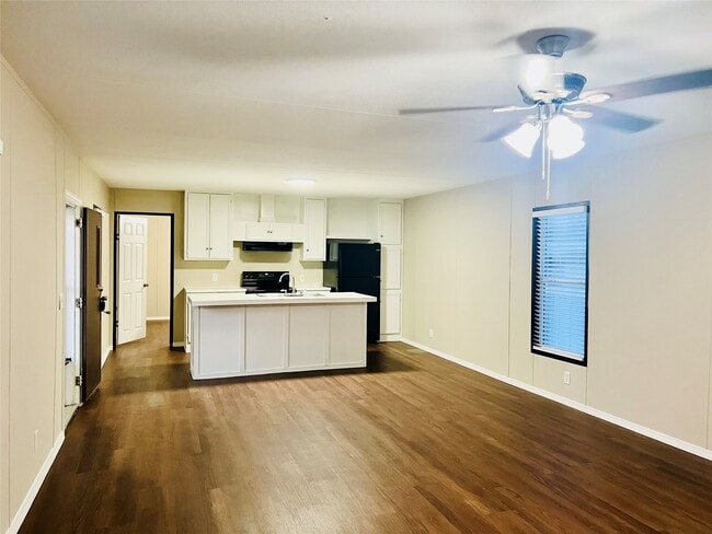 Building Photo - 21694 Dogwood Dr