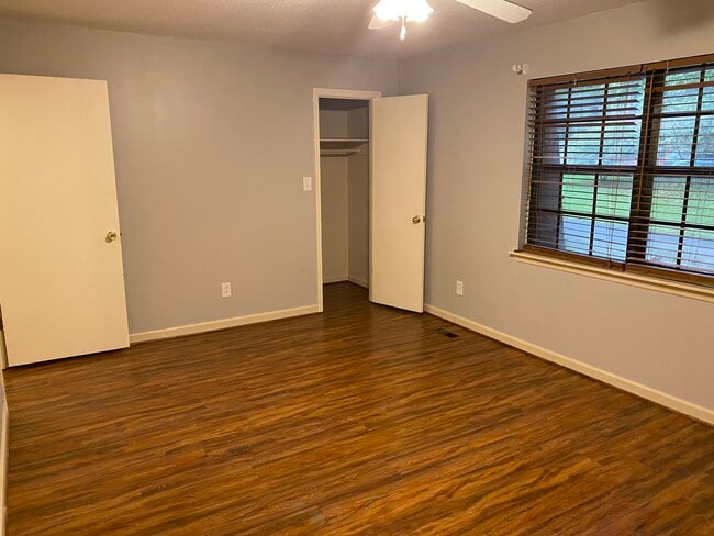 Large Front Bedroom - 265 Robin Ln