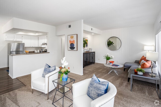 1BR, 1BA + Den - 900SF - Living Room - Wimbledon Glen