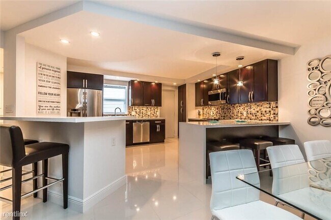 Foto del edificio - 2 br, 1.5 bath Condo - 4100 Galt Ocean Dr ...