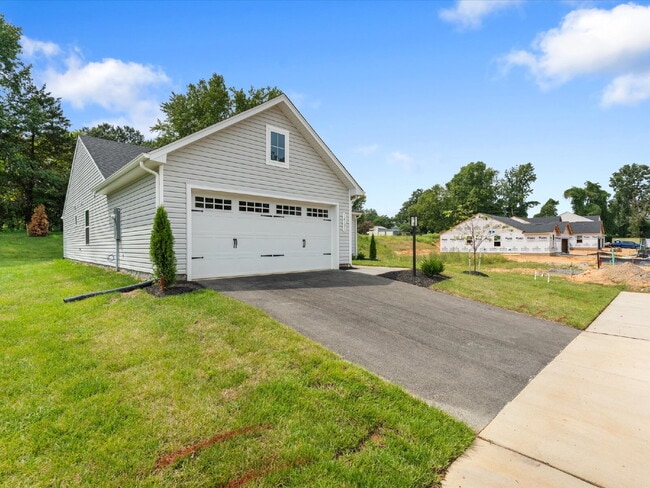 Foto del edificio - 16131 Wildflower Pl