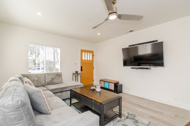 Foto del edificio - 15516 Faysmith Ave