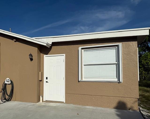 Building Photo - 225 Laken Dr
