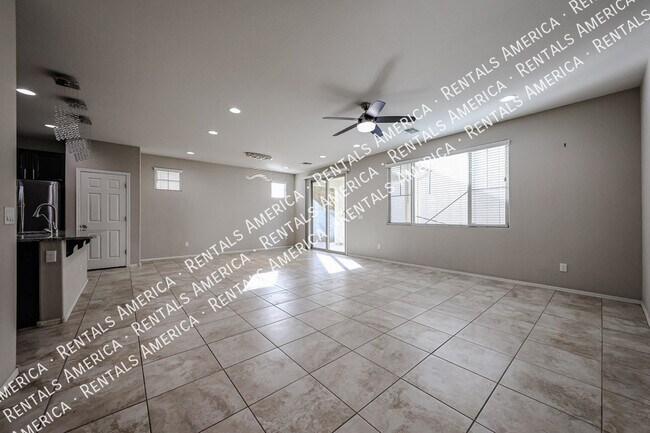 Foto del edificio - 270 N Scott Dr