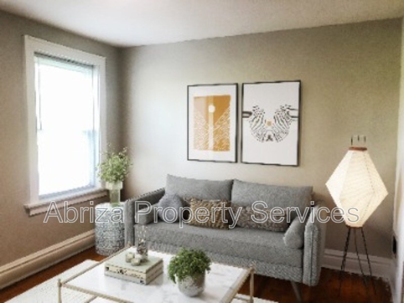 Foto principal - 4738 S Grand Blvd
