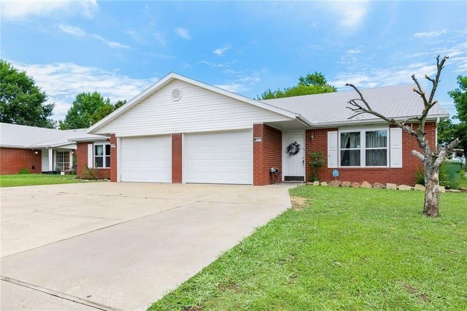 707 E Eastview Dr, Rogers, AR 72758 House Rental in Rogers, AR