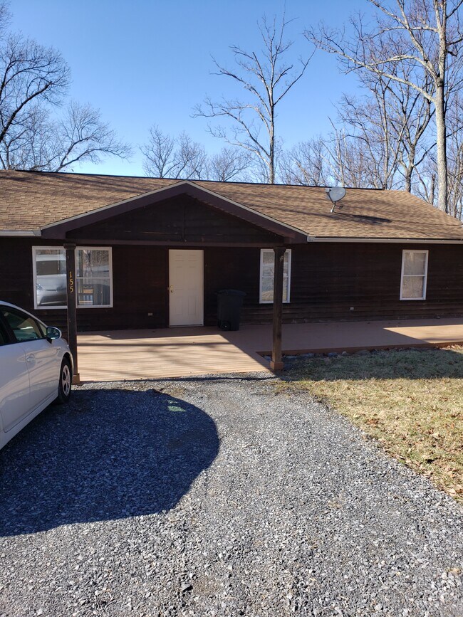 Front view - 155 Fawn Dr
