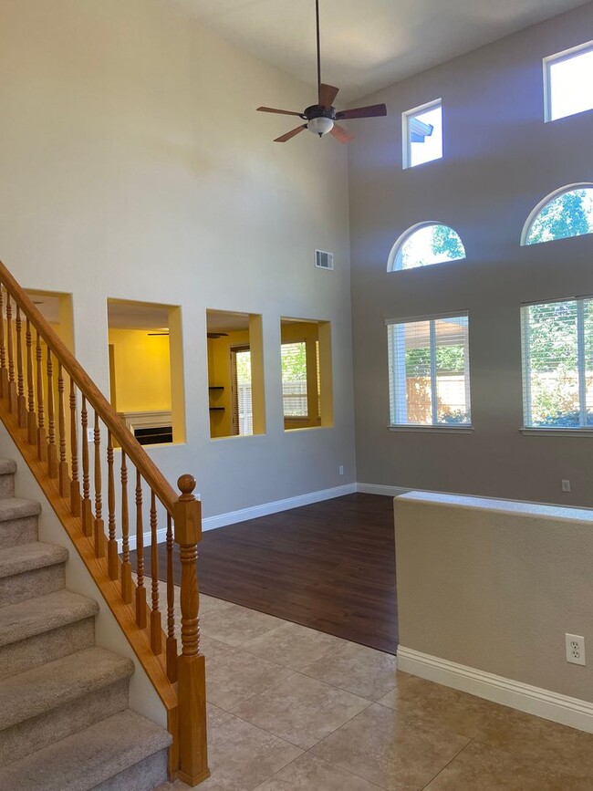 Building Photo - Desirable Empire Ranch 4 Bdrm, 3 bath!
