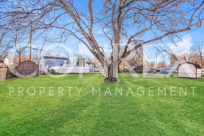 Foto del edificio - 1355 Cottonwood Drive