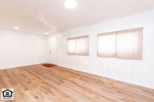 Building Photo - 209 S Ijams St