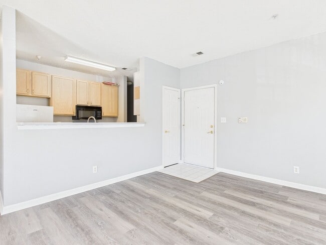 Foto del edificio - 801 Brassie Ln