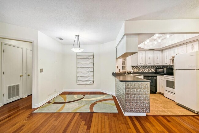 Foto del edificio - 2314 S Clewis Ct