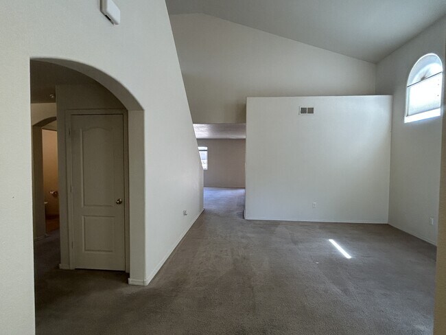 Foto del edificio - 9028 Lower Meadow Trail SW