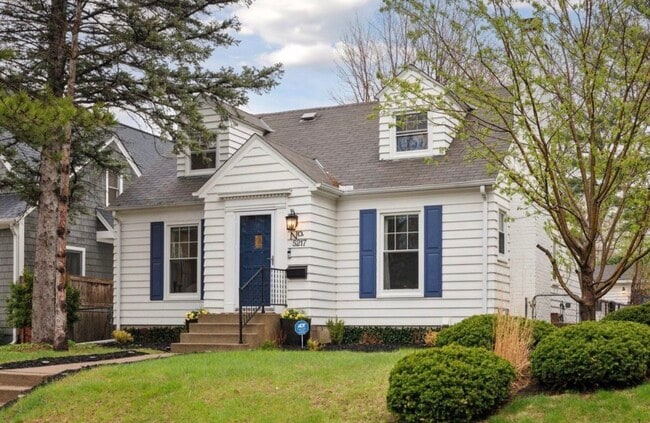 Building Photo - 5217 France Ave S