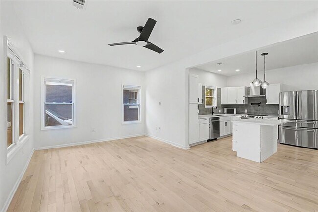 Foto del edificio - 827 Elbert St SW