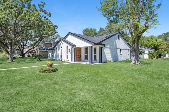 Building Photo - 11402 Ash Creek Dr