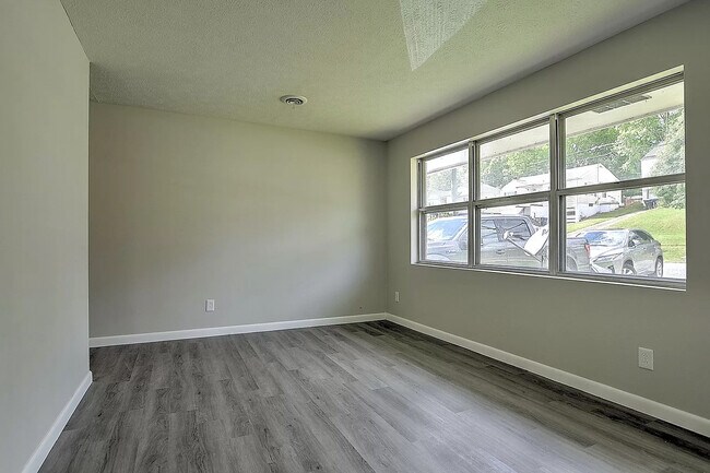 Living Room - 567 Lovedale Dr