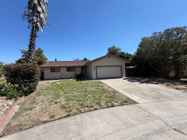 Building Photo - 3 Bedroom | 1.5 Bathroom | Single Family Home in Carmichael