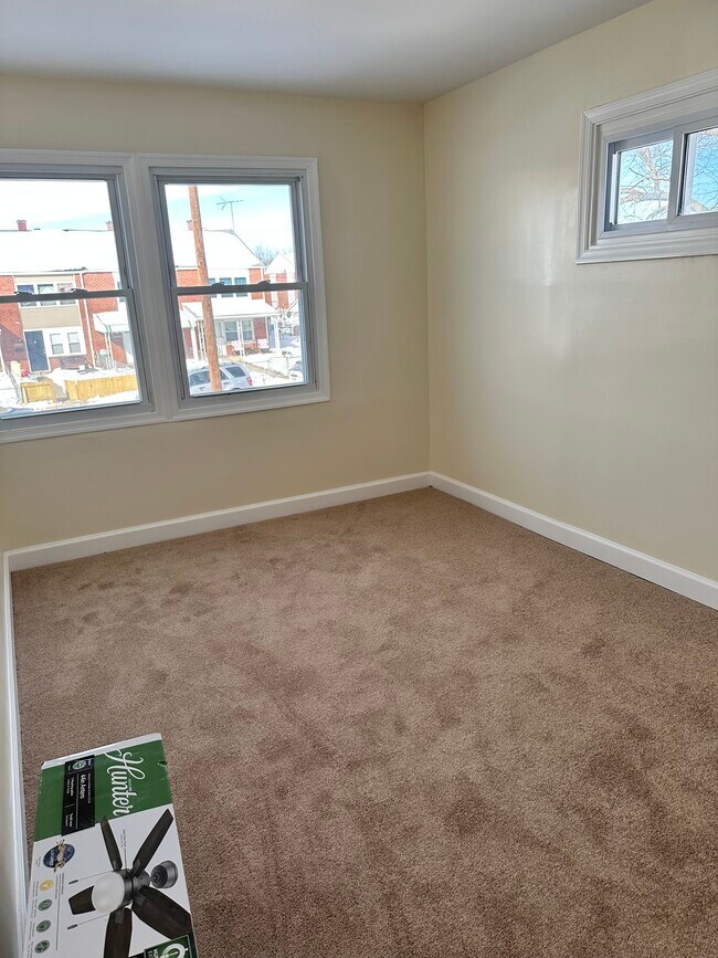 Foto del edificio - 2043 Larkhall Rd