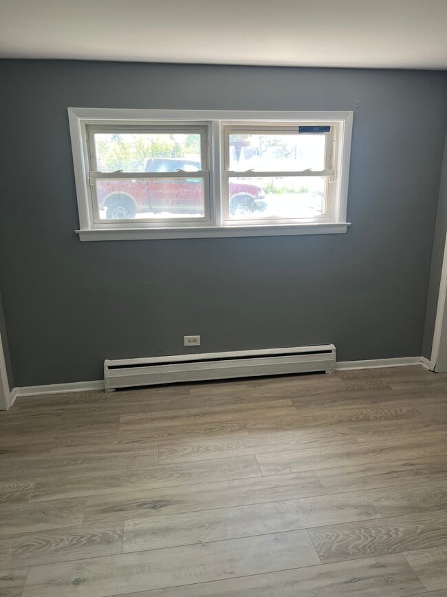2nd bedroom - 13946 S State St