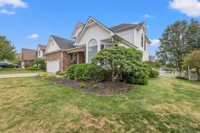 Building Photo - 200 Ramblewood Way