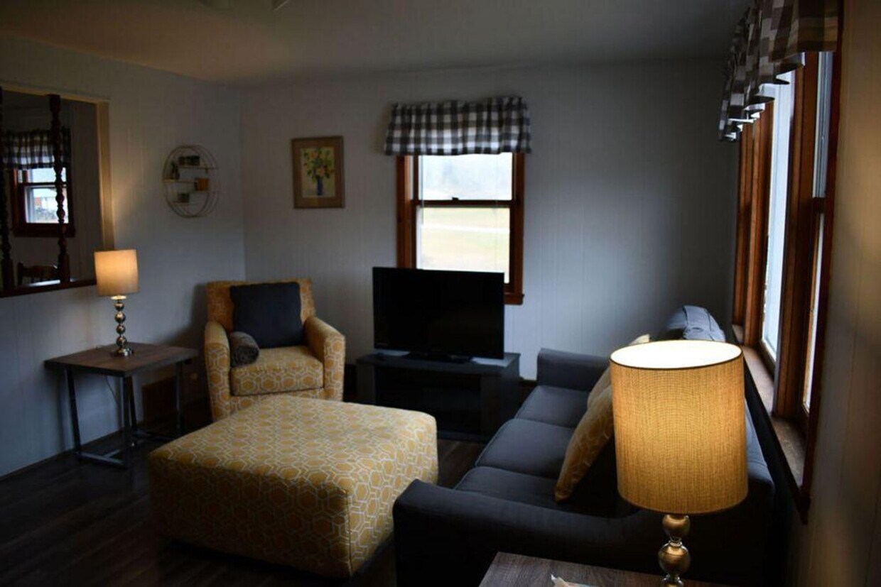 Foto principal - 1061 Brook Rd