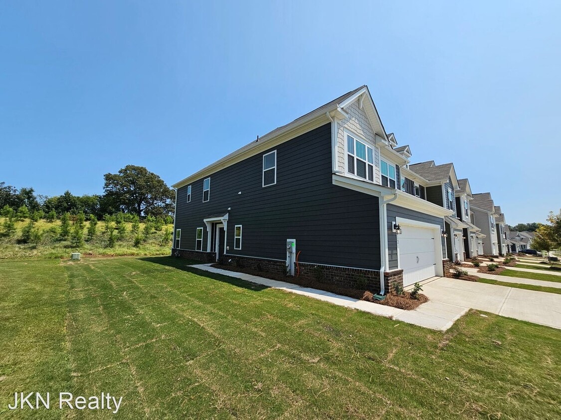 3 br, 2.5 bath House 2830 Trinity St House Rental in Unionville, NC