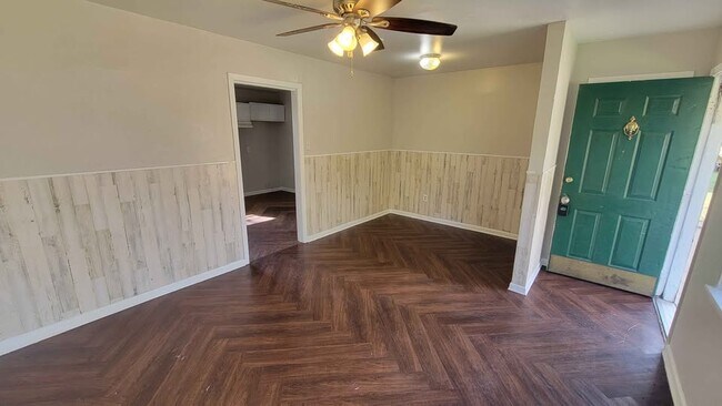 Foto del edificio - 1105 Norris Dr