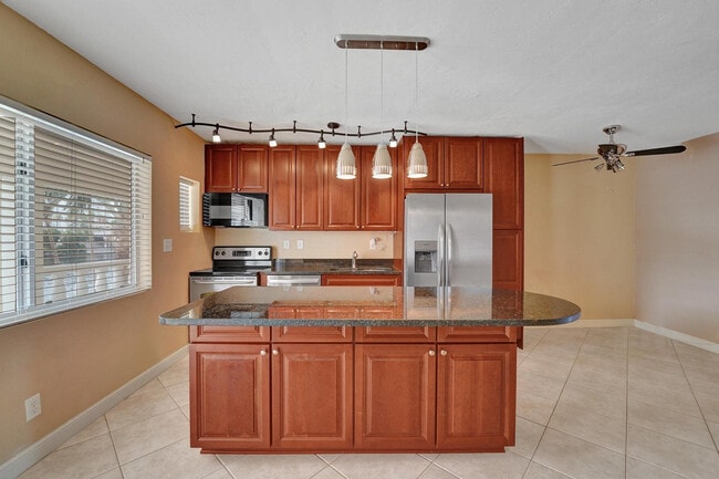 Foto del edificio - 2895 NE 32nd St