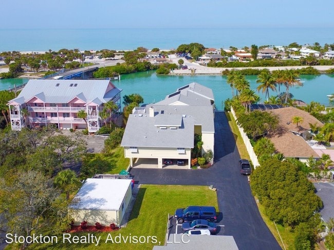 Building Photo - 2 br, 2 bath House - 109 Bayshore Dr. Unit 10