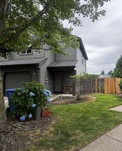 Building Photo - 3515-3517 Fisher Ct NE
