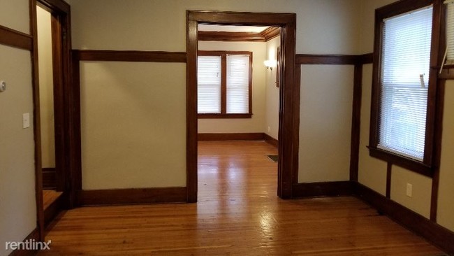 Building Photo - 3 br, 1 bath Apartment - 695 Genesee Street