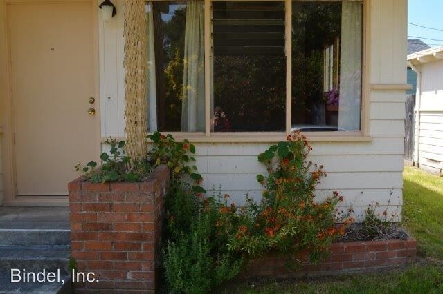 Foto del edificio - 2561-2563 Christensen Way