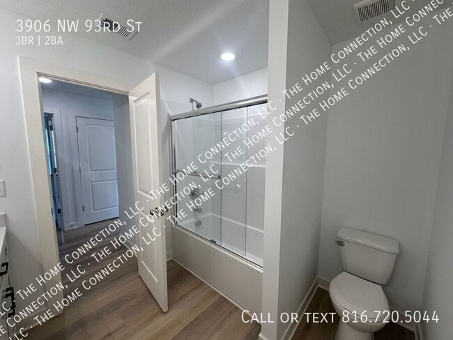 Building Photo - 3906 NW 93rd St